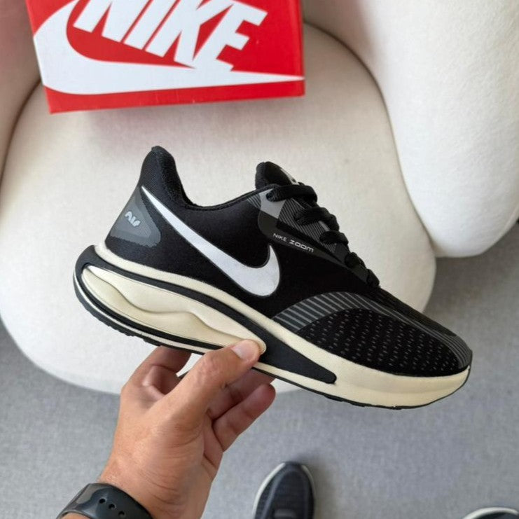 Tênis Nike Air Zoom - Preto / Branco