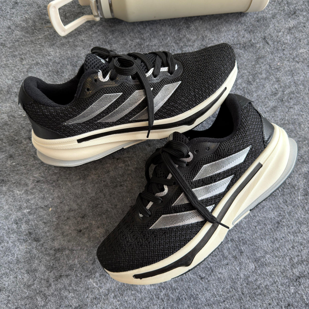 Tênis Adidas Supernova - Preto / Prata