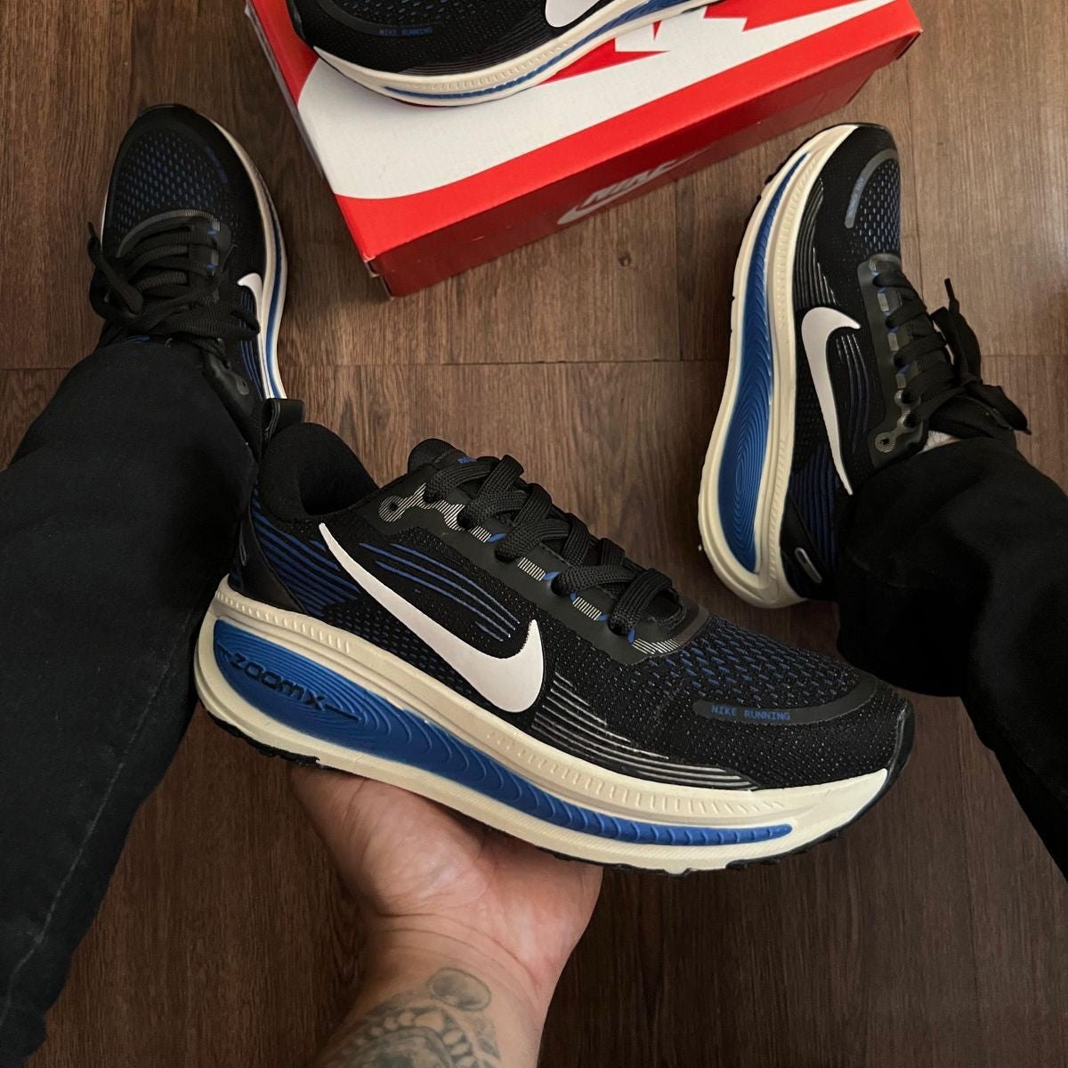 Tênis Nike Zoom X Vomero 18 - Preto / Azul