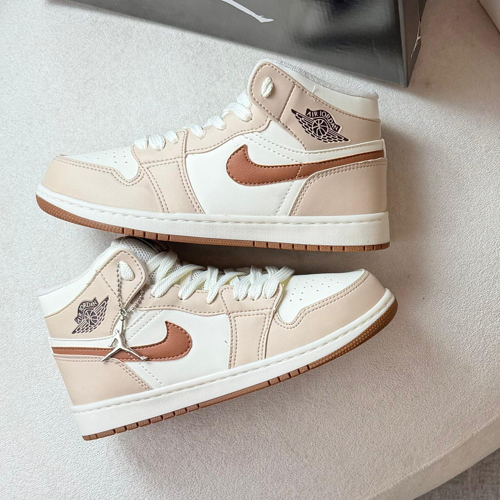 Tênis Nike Air Jordan High - Marfim Rose Marrom