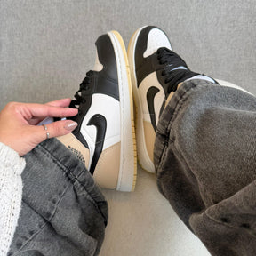 Tênis Nike Air Jordan High - Preto Branco Rose