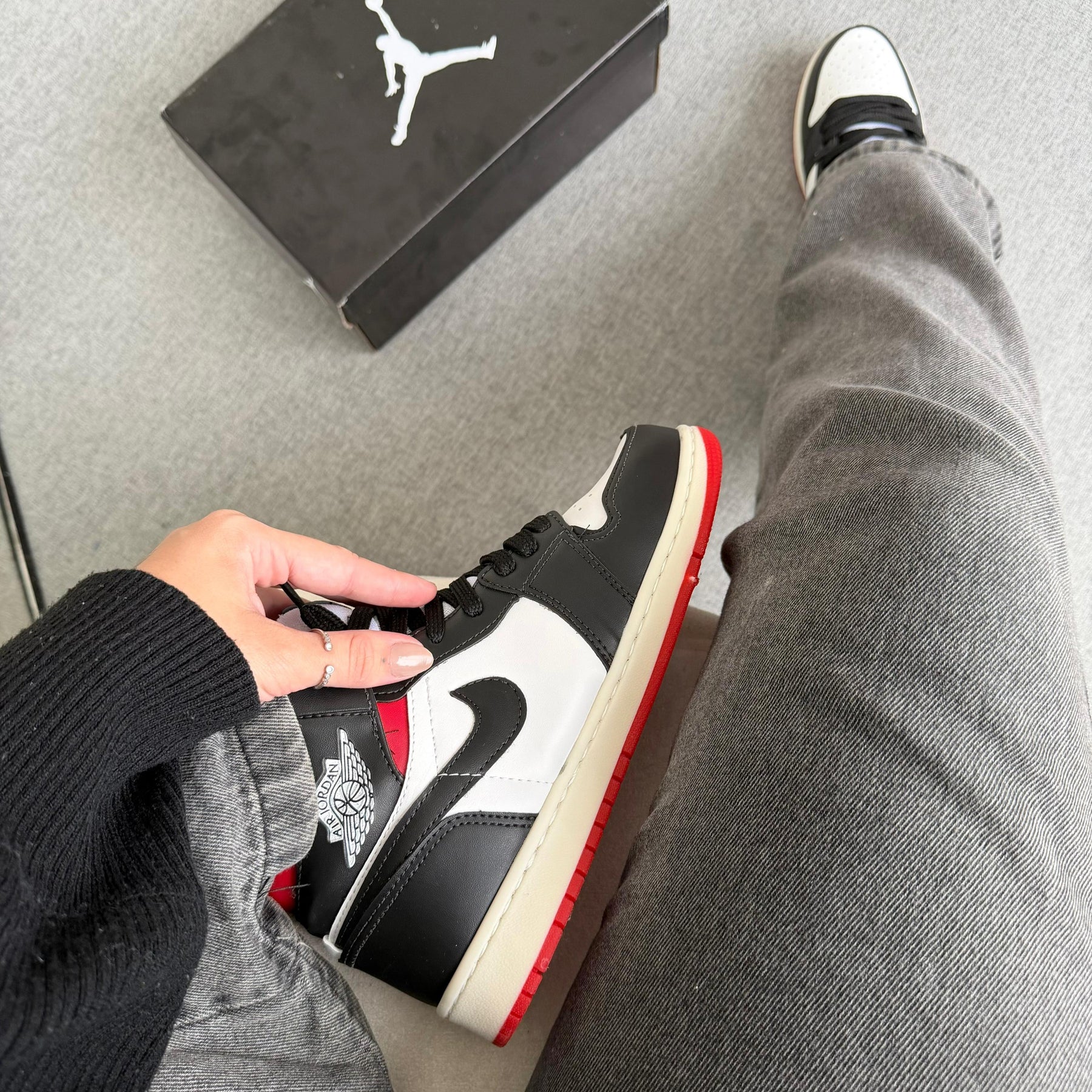 Tênis Nike Air Jordan High - Branco / Preto / Vermelho