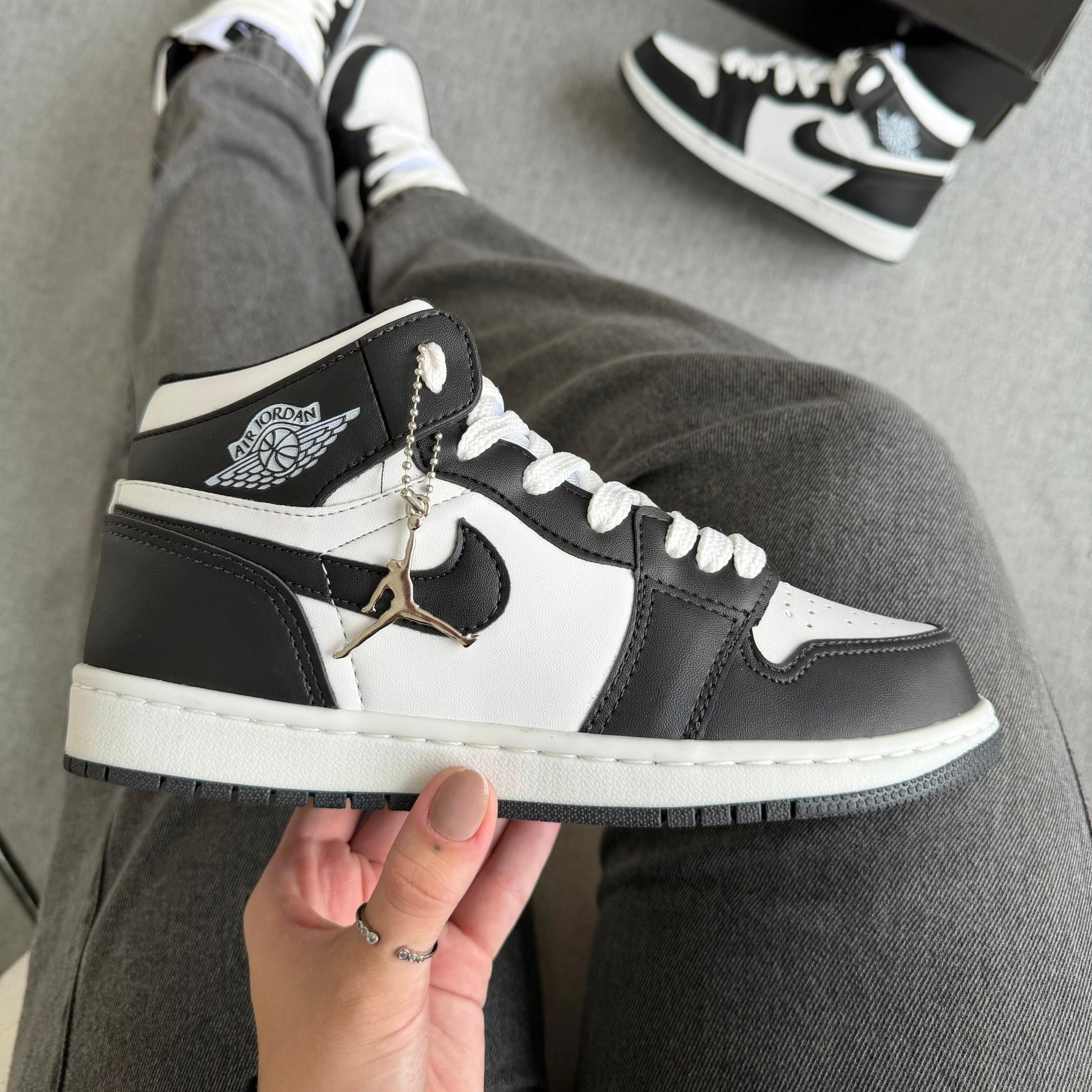 Tênis Nike Air Jordan High - Branco / Preto
