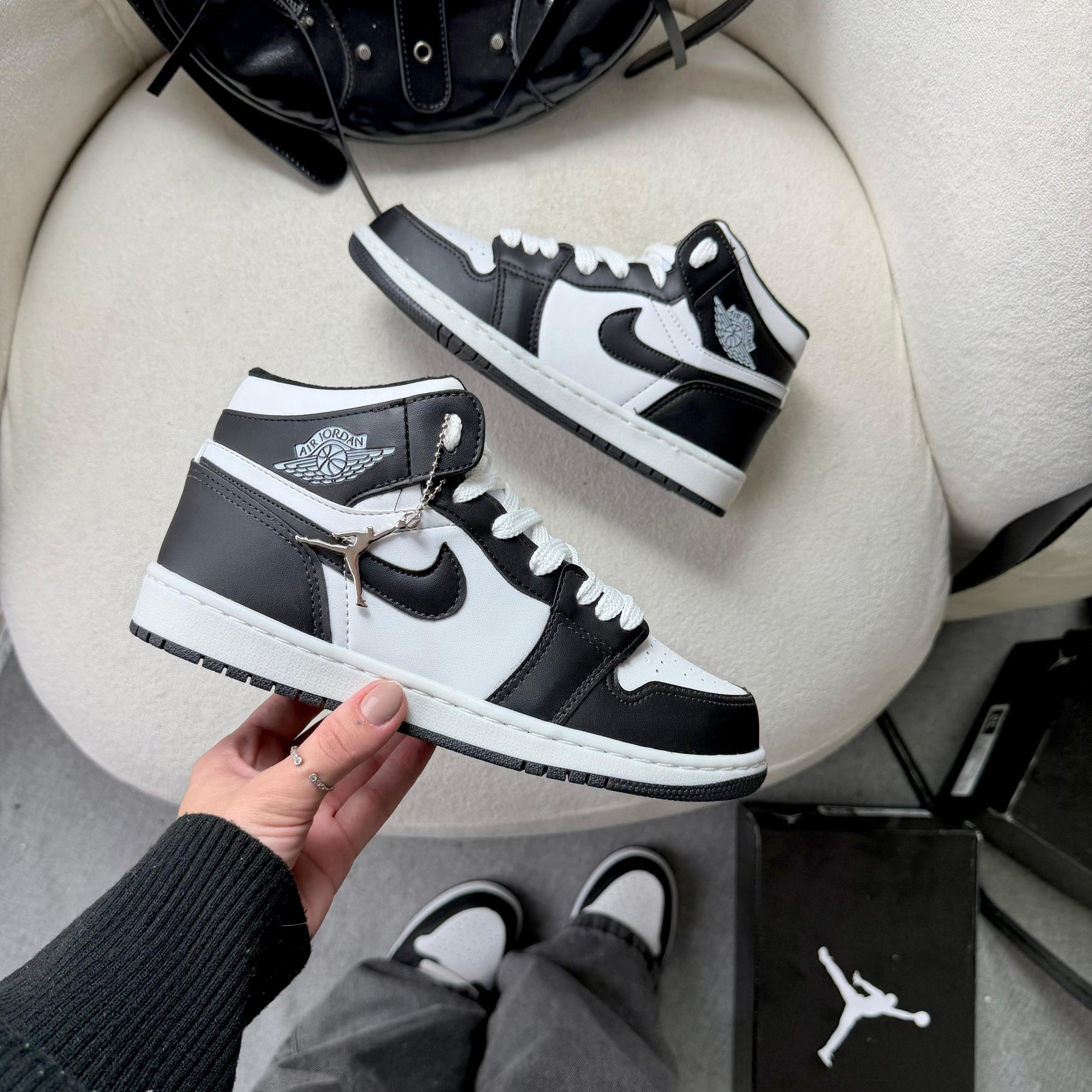 Tênis Nike Air Jordan High - Branco / Preto