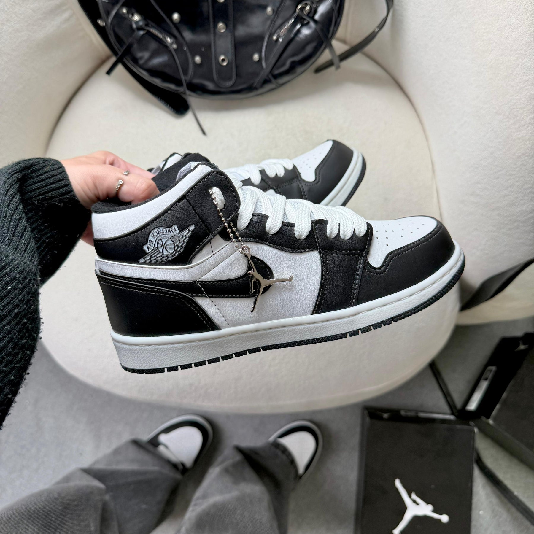Tênis Nike Air Jordan High - Branco / Preto