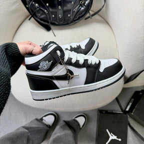 Tênis Nike Air Jordan High - Branco / Preto