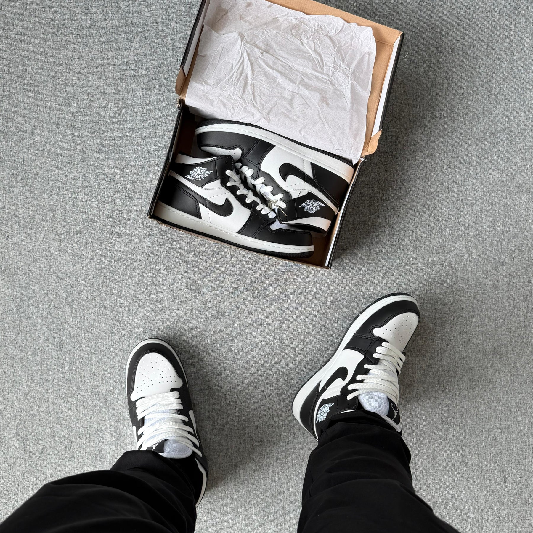 Tênis Nike Air Jordan High - Branco / Preto