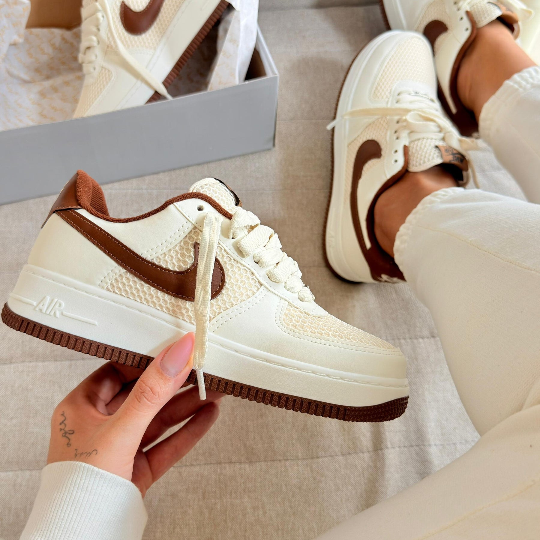 Tênis Nike Air Force - Off / Castanho