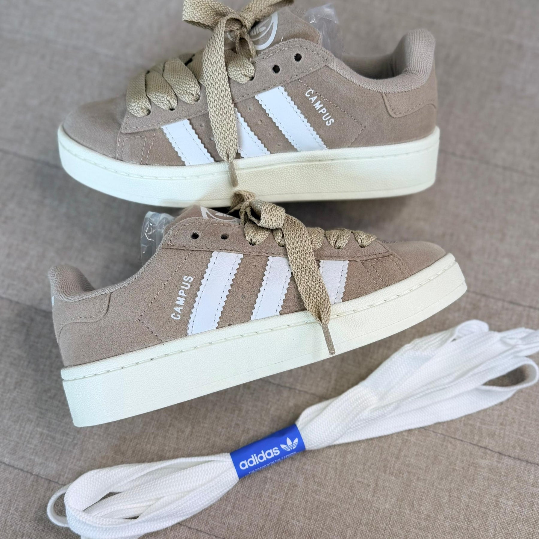 Tênis Adidas Campus - Bege / Branco