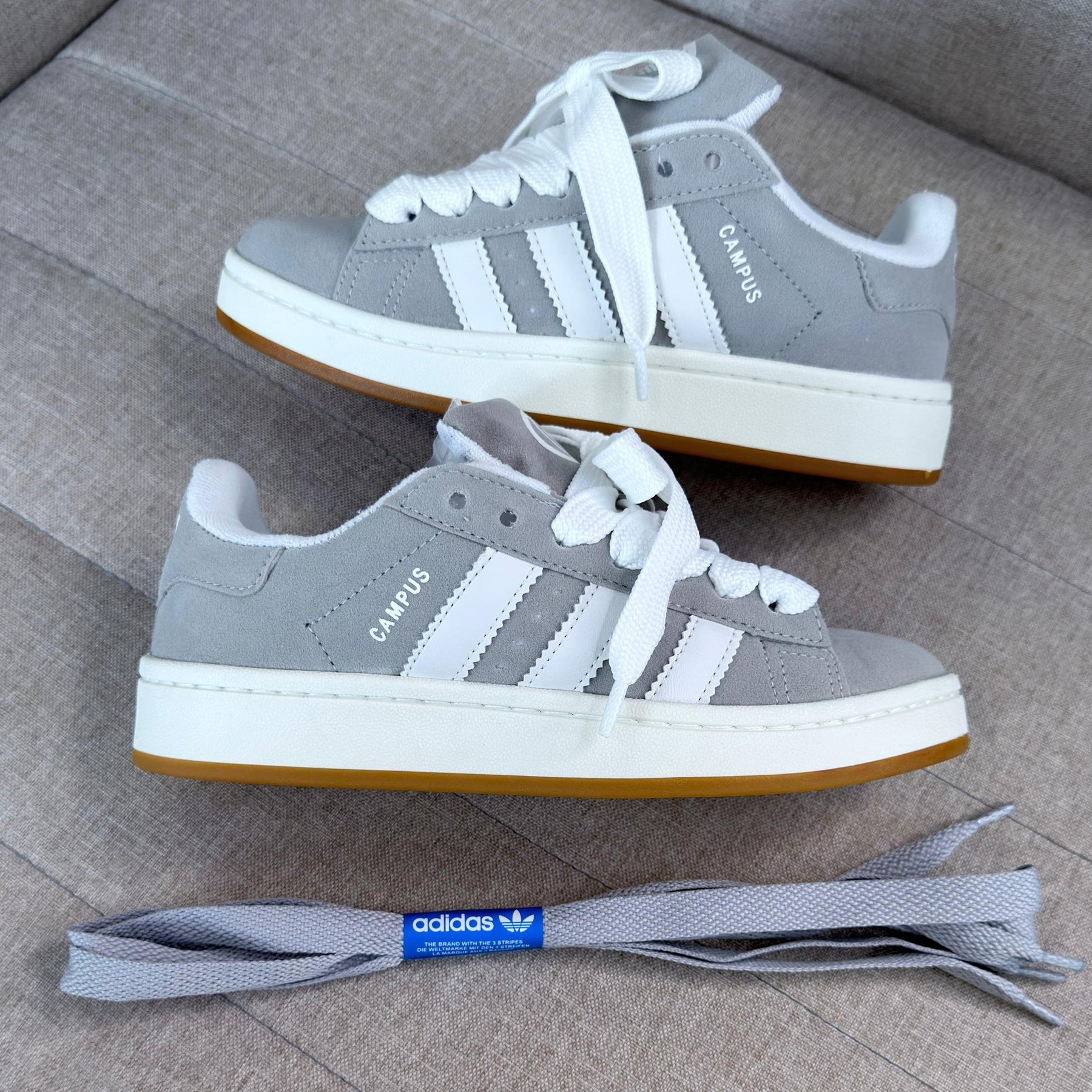 Tênis Adidas Campus - Cinza / Branco