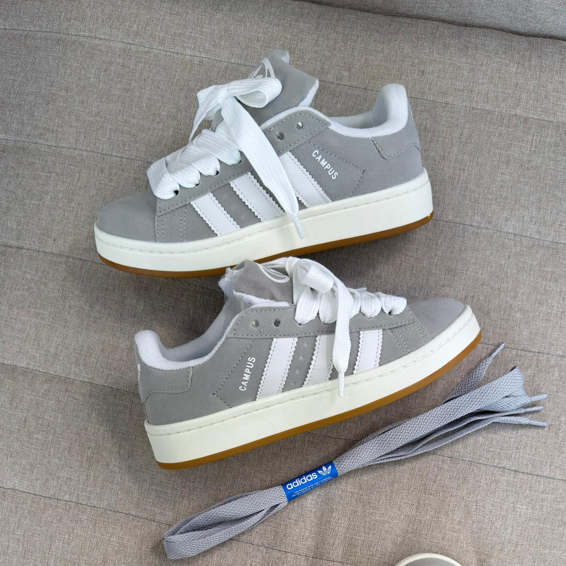 Tênis Adidas Campus - Cinza / Branco