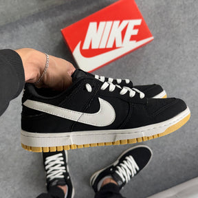 Tênis Nike Dunk - Preto Nobuck