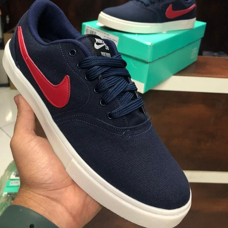 Tênis Nike Suketo - Marinho / Vermelho