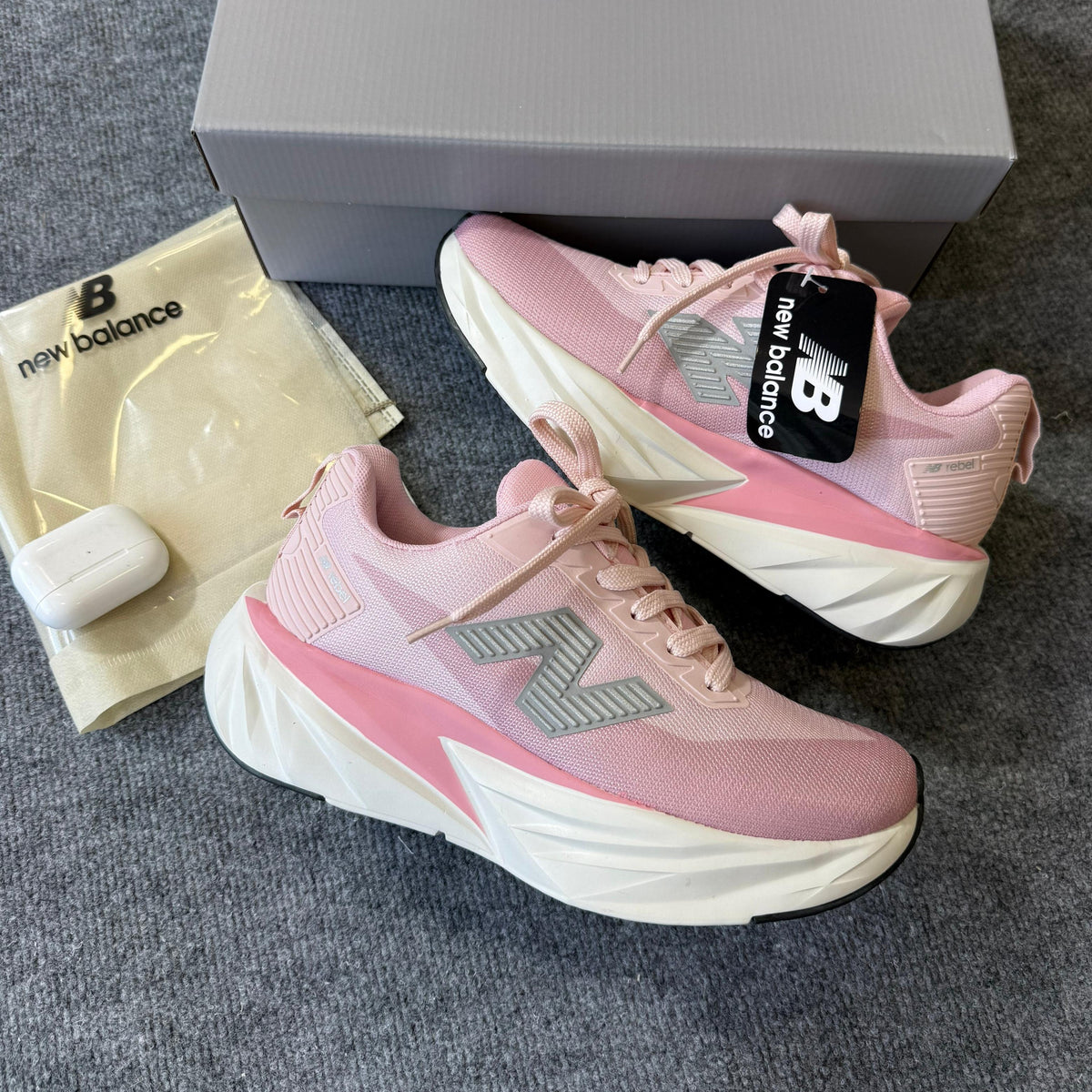 Tênis New Balance Fuellcell Rebel - Rosé