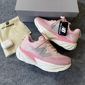Tênis New Balance Fuellcell Rebel - Rosé