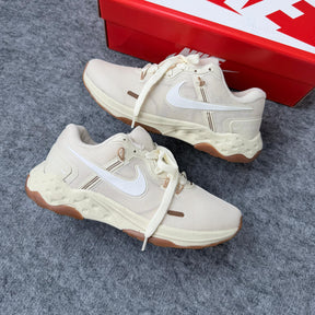Tênis Nike Revolution II - Branco Off