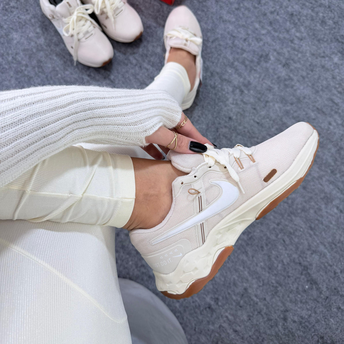 Tênis Nike Revolution II - Branco Off