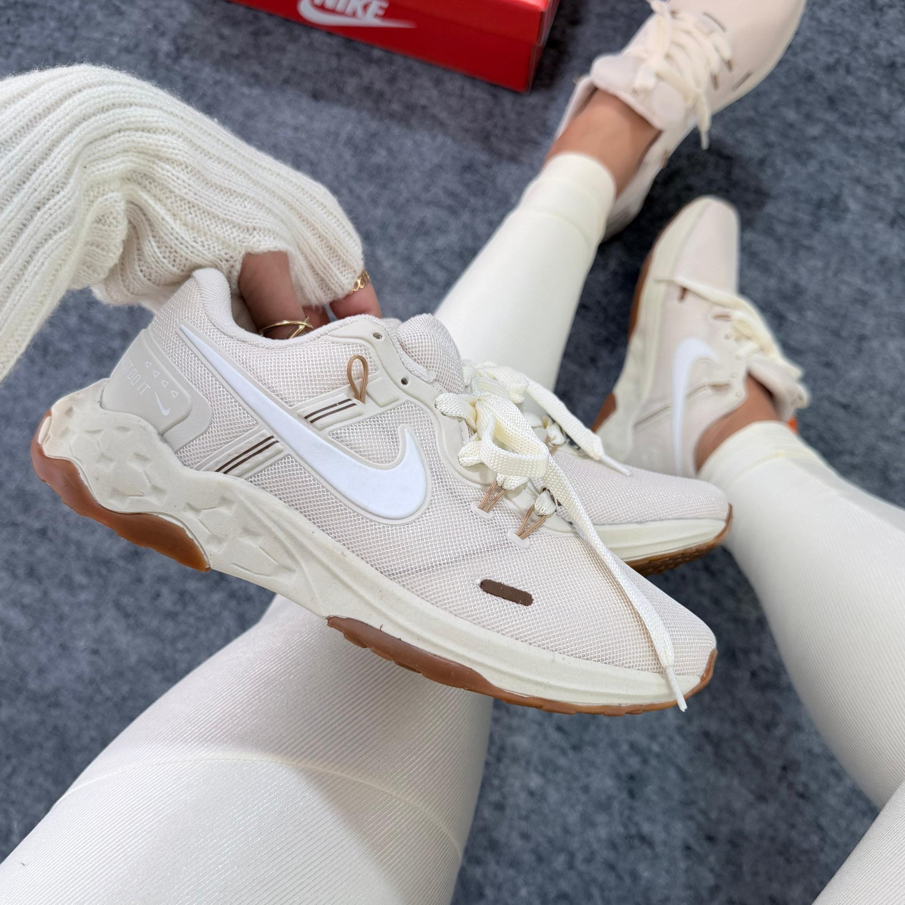 Tênis Nike Revolution II - Branco Off