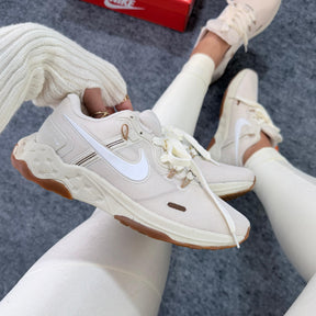 Tênis Nike Revolution II - Branco Off