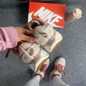 Tênis Nike Pegasus Trail - Off Nude