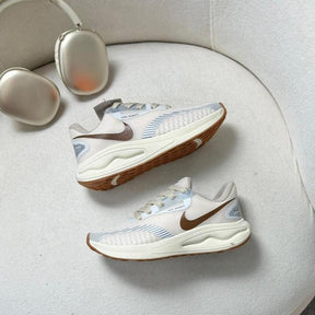 Tênis Nike Air Zoom - Off White / Marrom