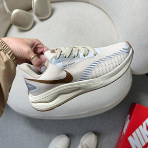 Tênis Nike Air Zoom - Off White / Marrom