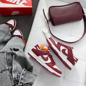 Tênis Dunk Low Pro Luxo - Bordô
