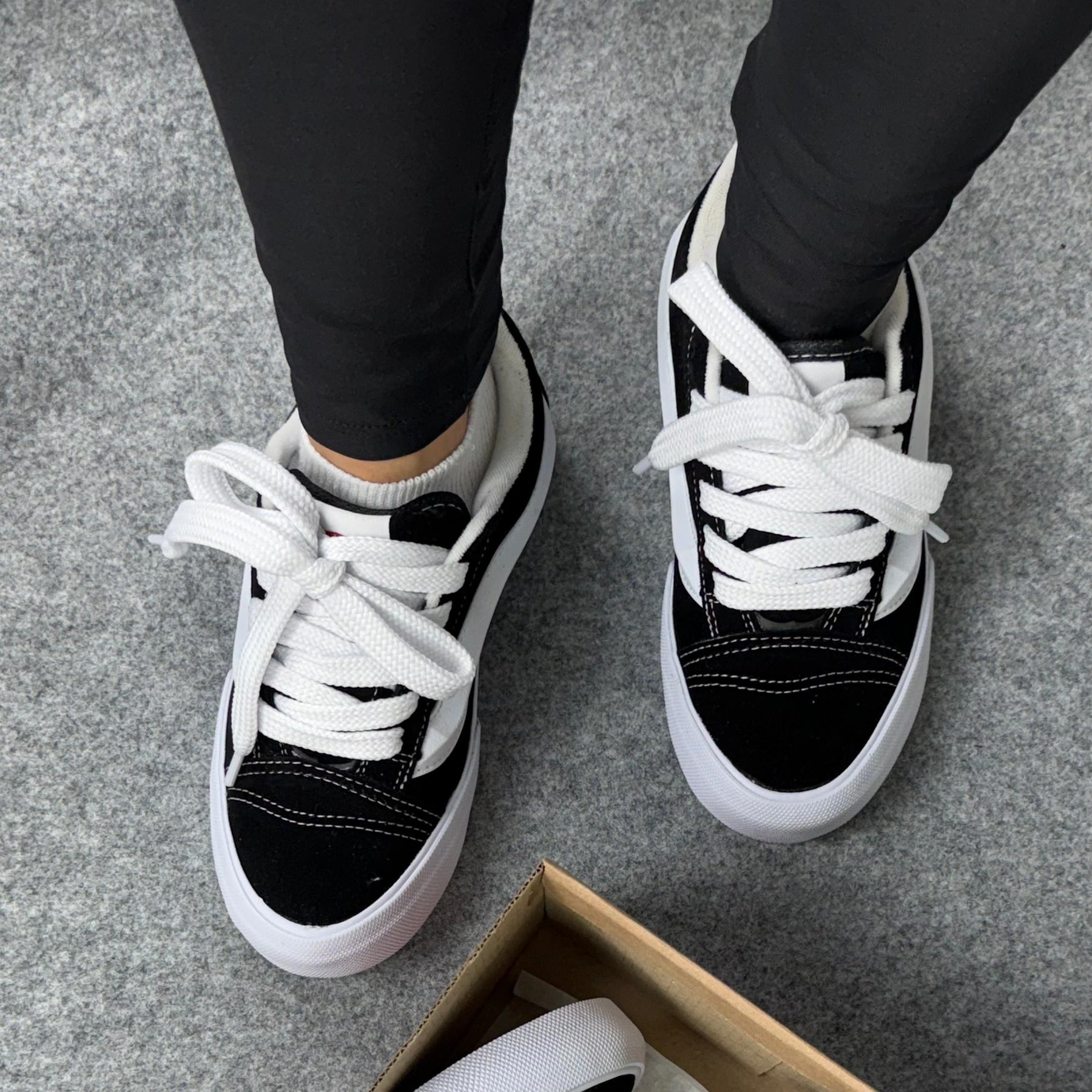 Tênis Vans KNU - Preto / Branco