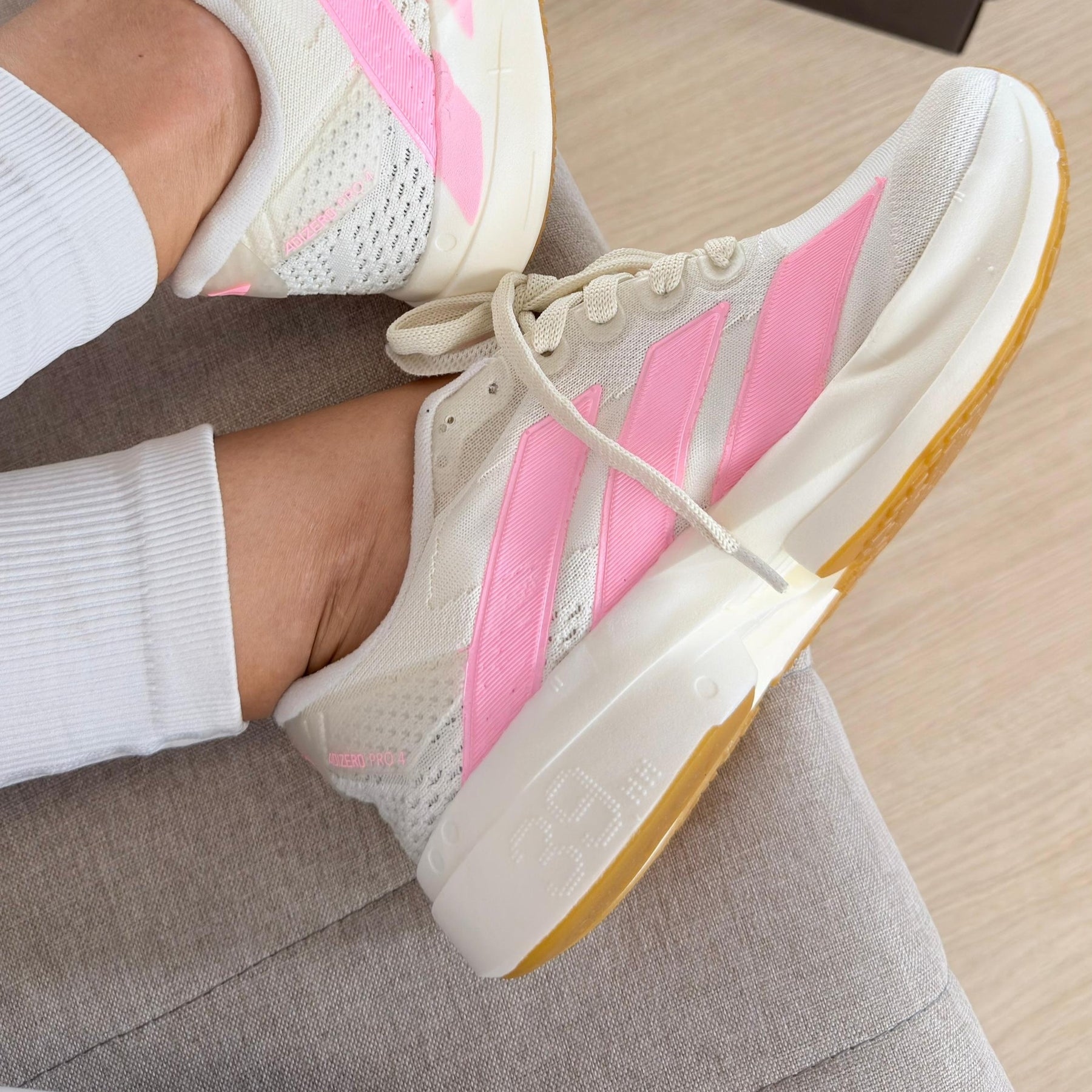 Tênis Adidas Adizero Adios Pro 4 - Off White Rosa