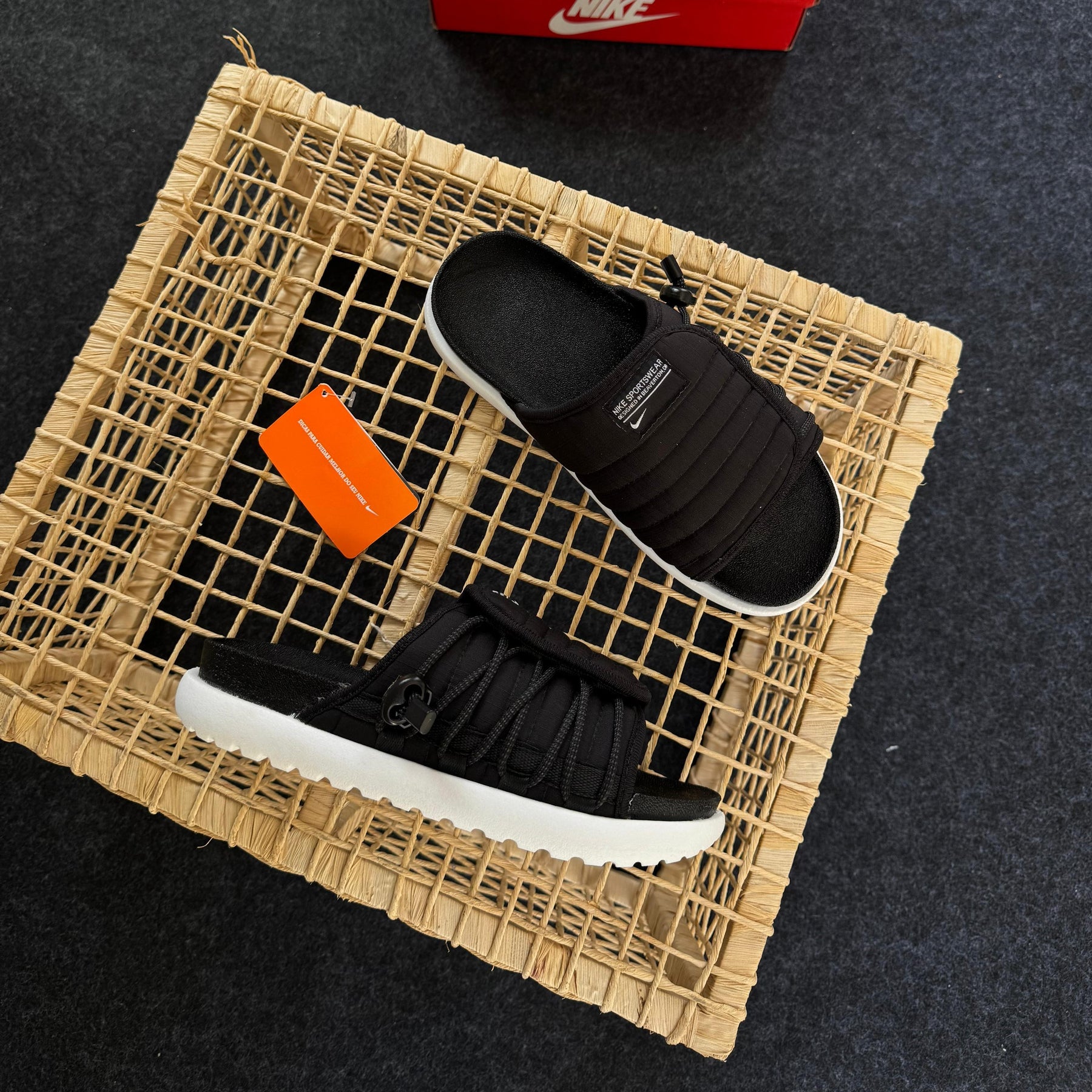 Chinelo Nike Asuna - Preto