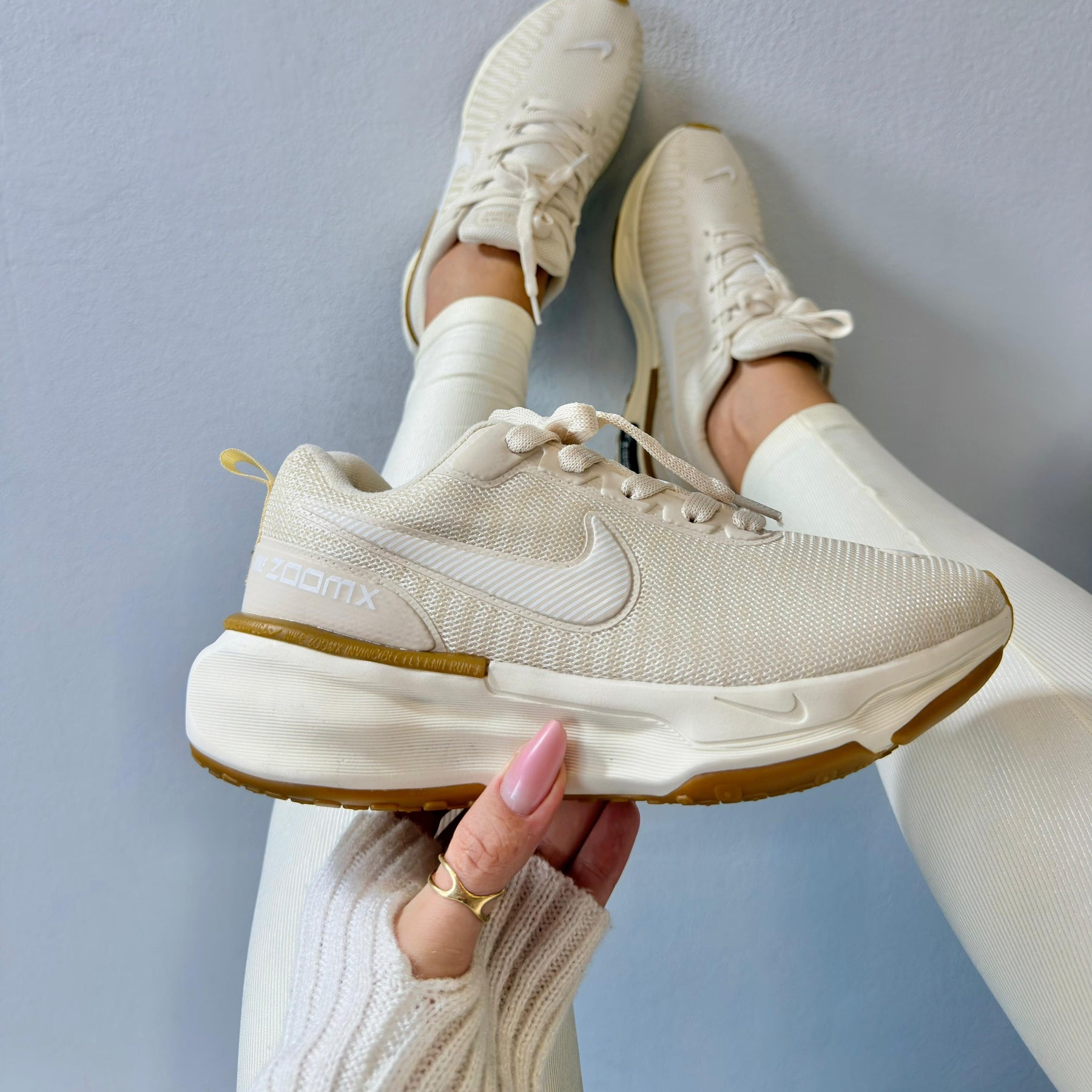Tênis Nike Invincible Run - Off White Látex