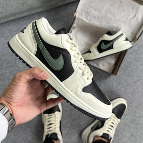 Tênis Nike Jordan Low - Sail / Sesame Black