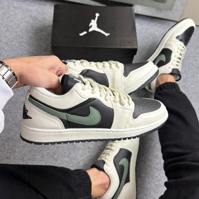 Tênis Nike Jordan Low - Sail / Sesame Black