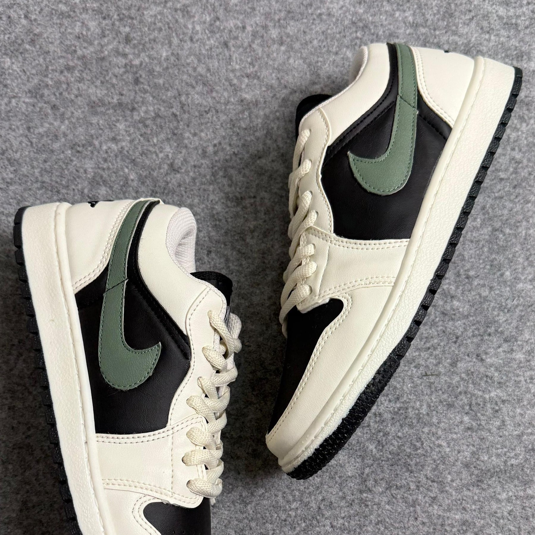 Tênis Nike Jordan Low - Sail / Sesame Black