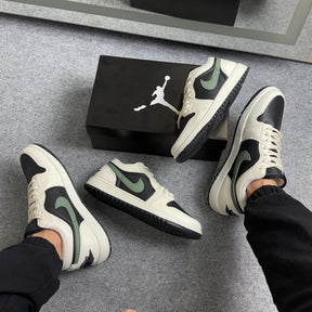 Tênis Nike Jordan Low - Sail / Sesame Black