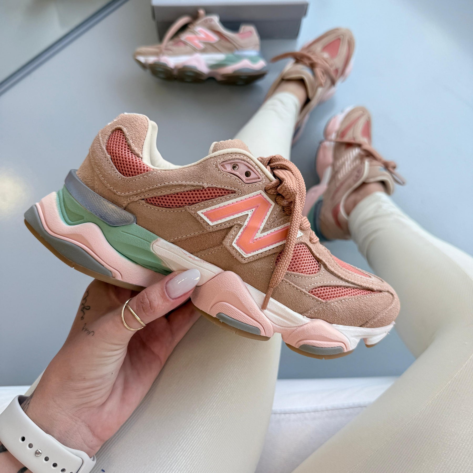 Tênis New Balance 9060 - Salmão