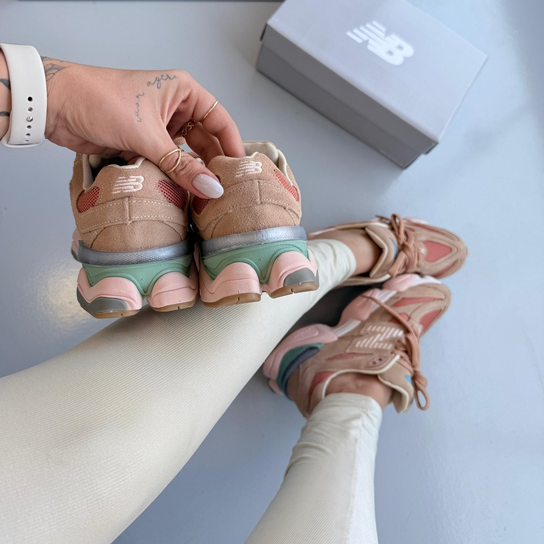 Tênis New Balance 9060 - Salmão