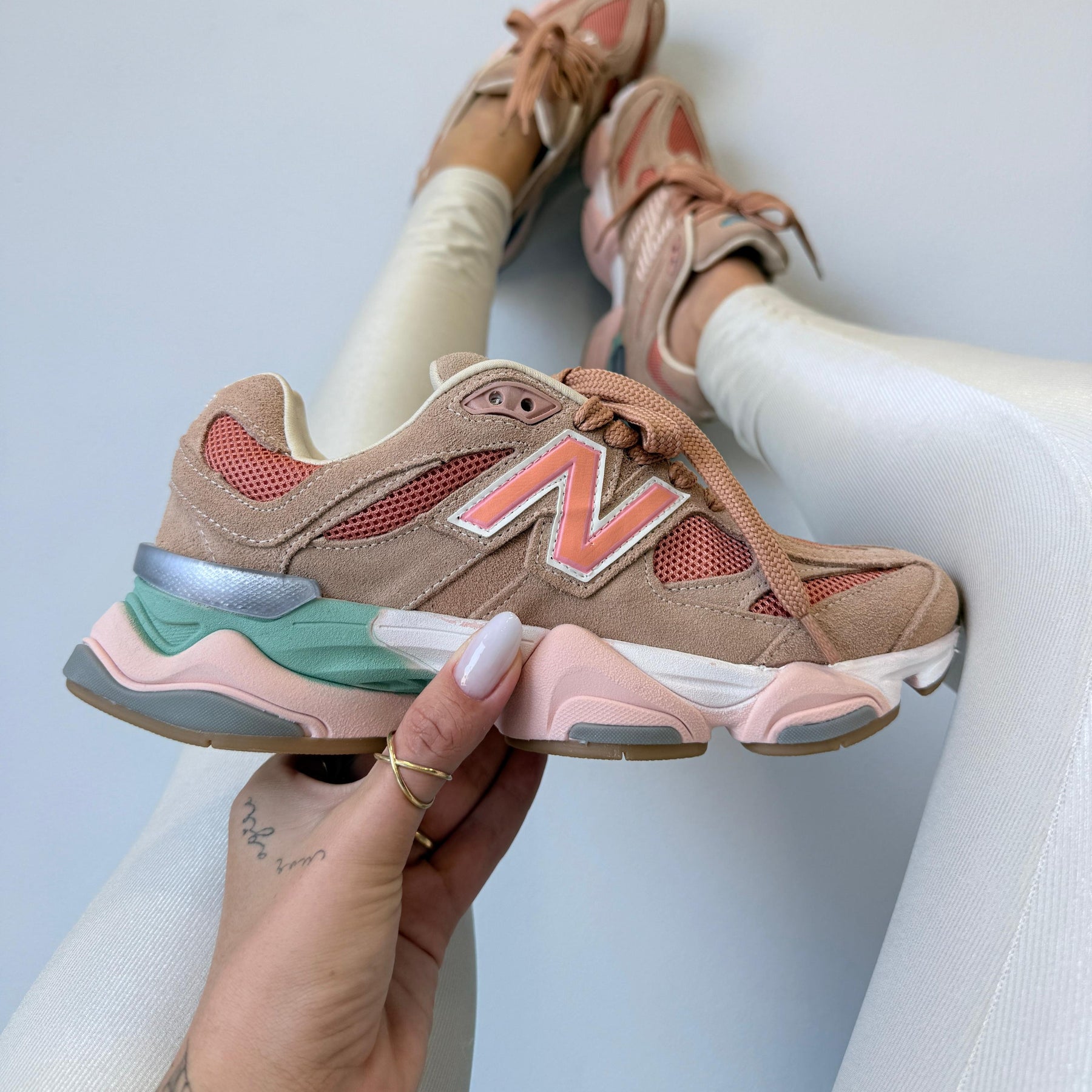 Tênis New Balance 9060 - Salmão