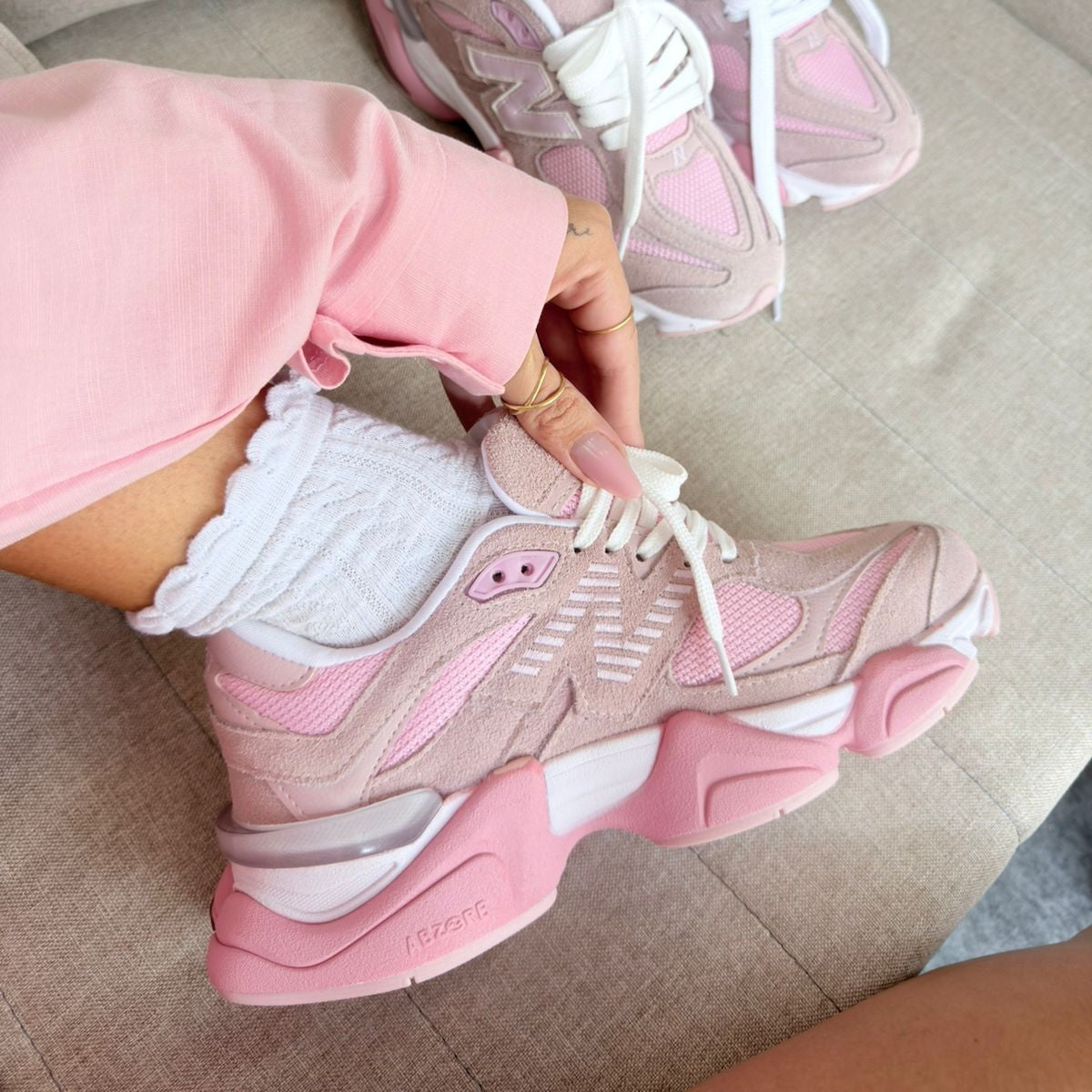 Tênis New Balance 9060 - Chiclete