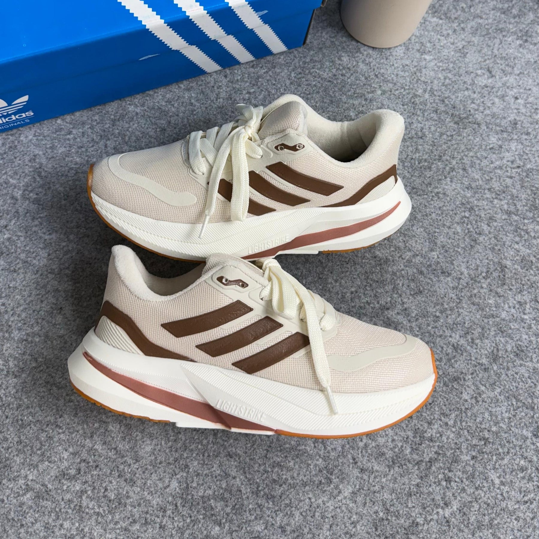 Tênis Adidas Supernova - Off White Marrom