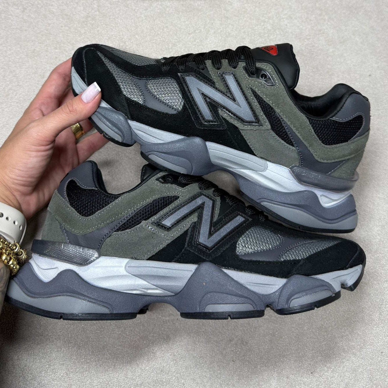Tênis New Balance 9060 - Preto / Cinza