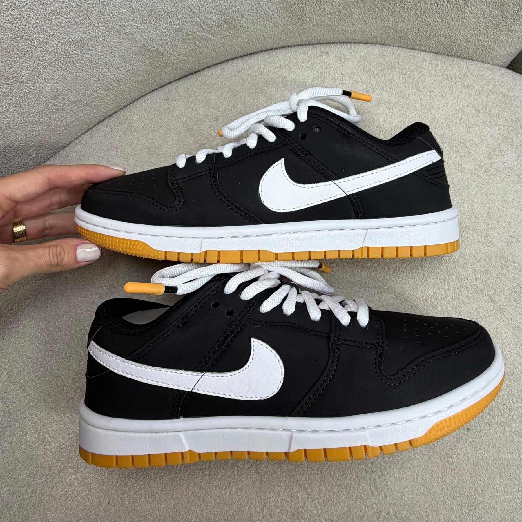 Tênis Nike Dunk Low SB - Preto / Branco