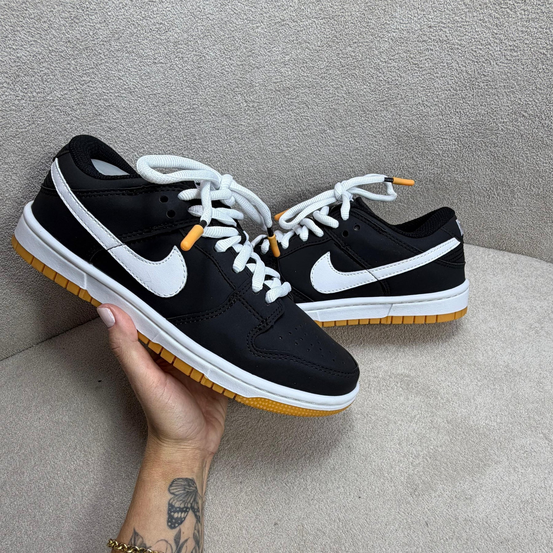 Tênis Nike Dunk Low SB - Preto / Branco
