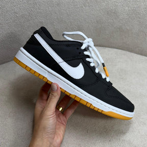 Tênis Nike Dunk Low SB - Preto / Branco