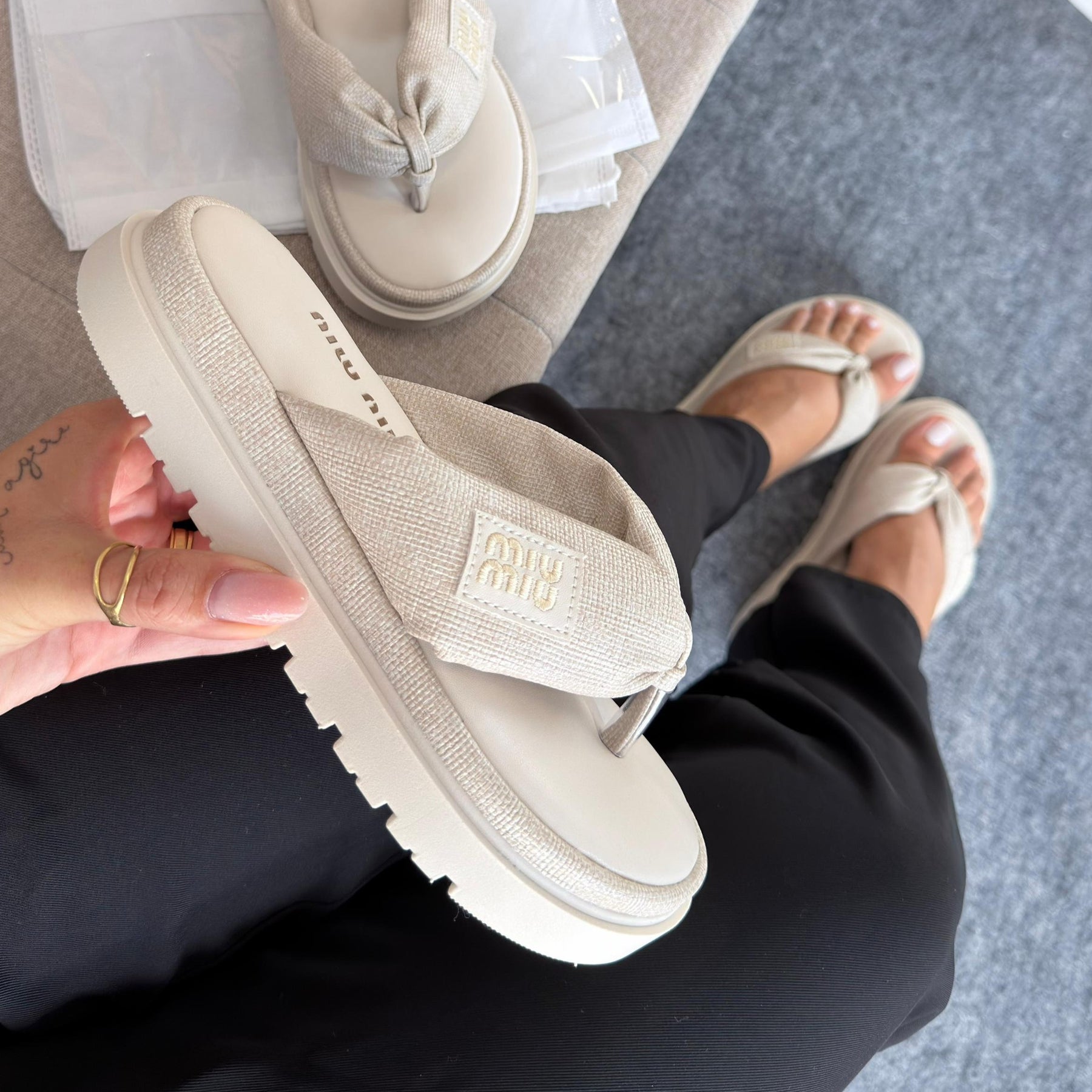 Chinelo Miu Miu - Off White