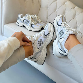 Tênis New Balance 530 Retrô - Branco / Chumbo