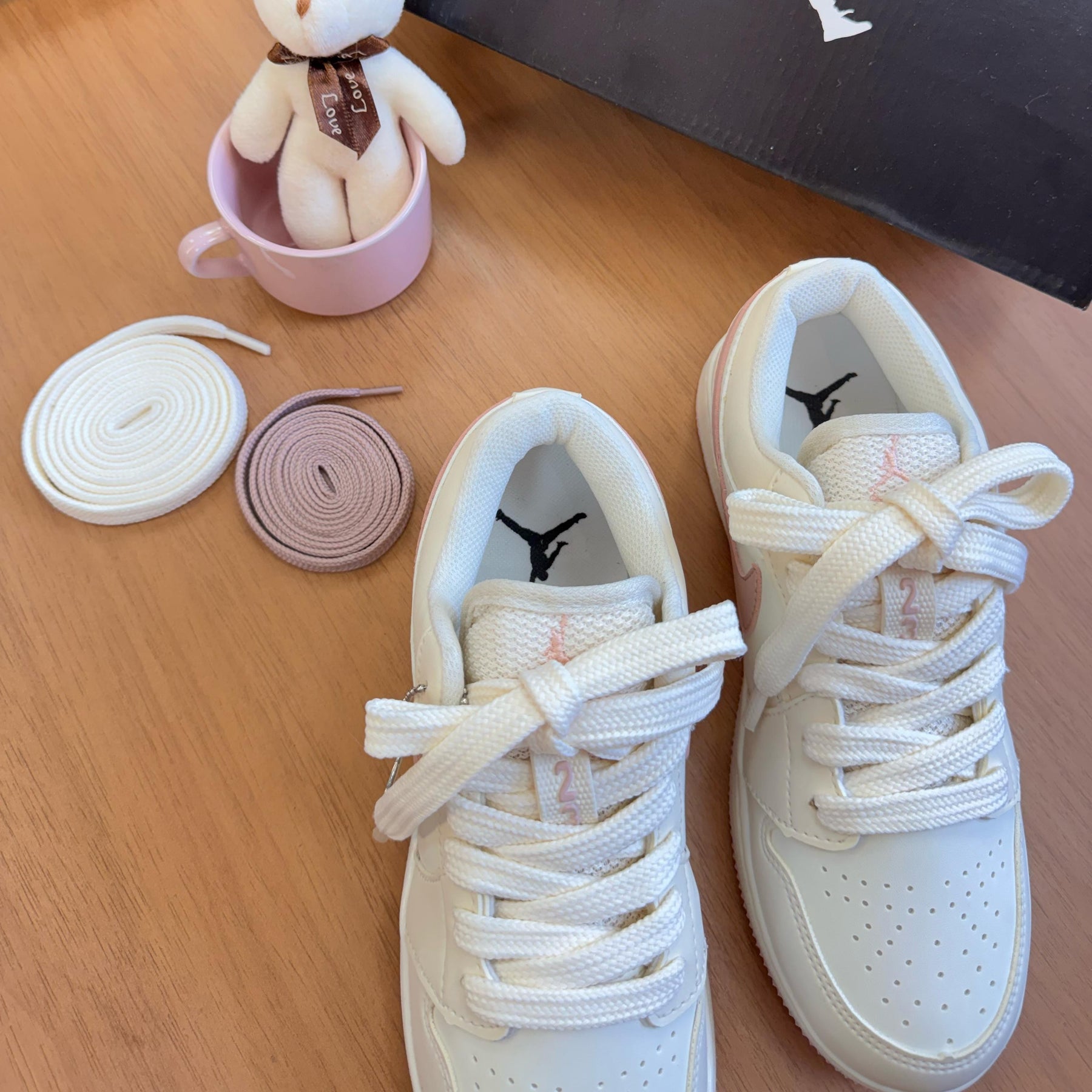 Tênis Air Jordan 23 - Marfim Rose