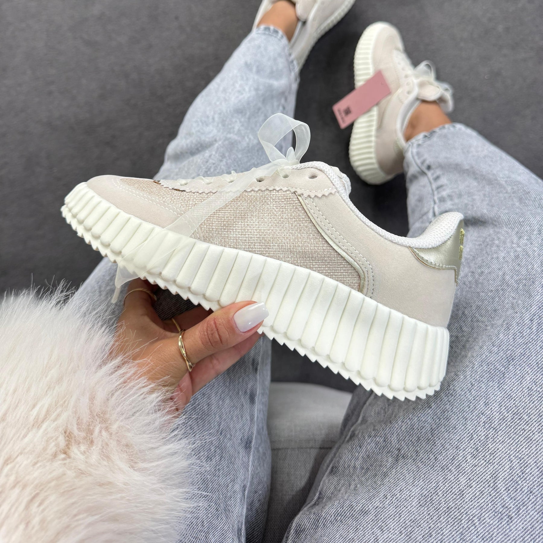 Tênis Casual Quenz  Miu Miu - Off / Off