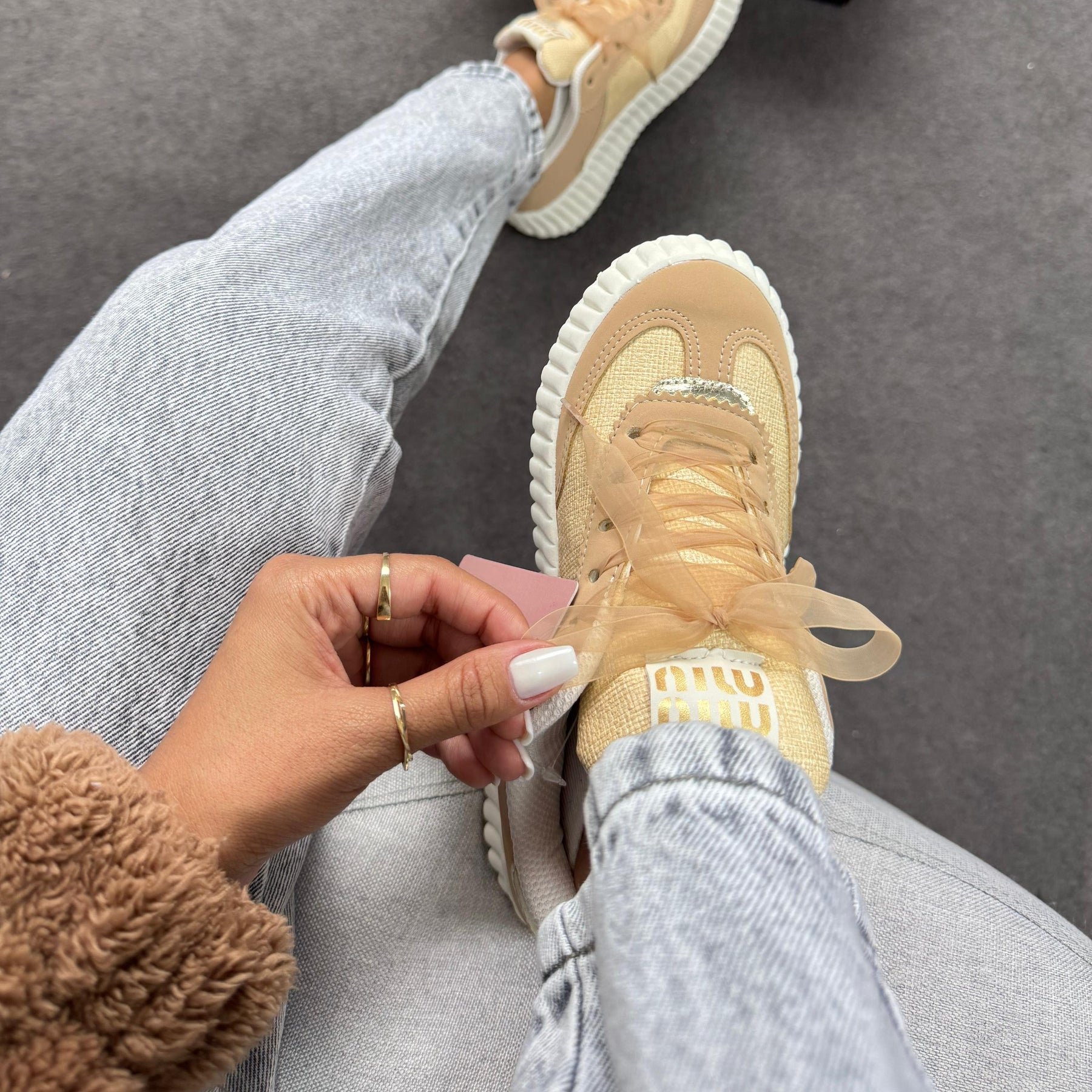 Tênis Casual Quenz  Miu Miu - Dakar Palha/ Amêndoa / Ouro
