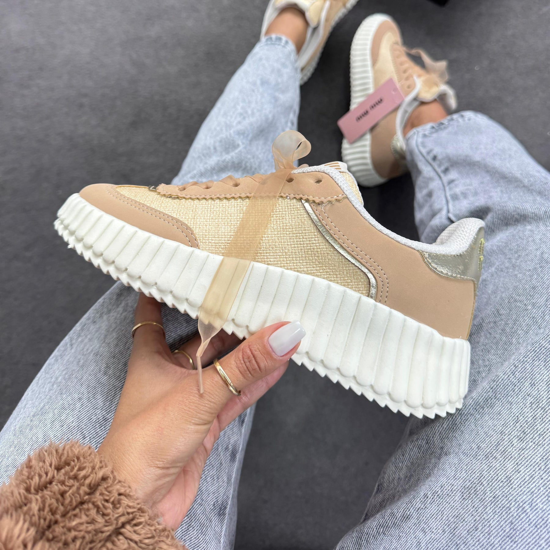 Tênis Casual Quenz  Miu Miu - Dakar Palha/ Amêndoa / Ouro